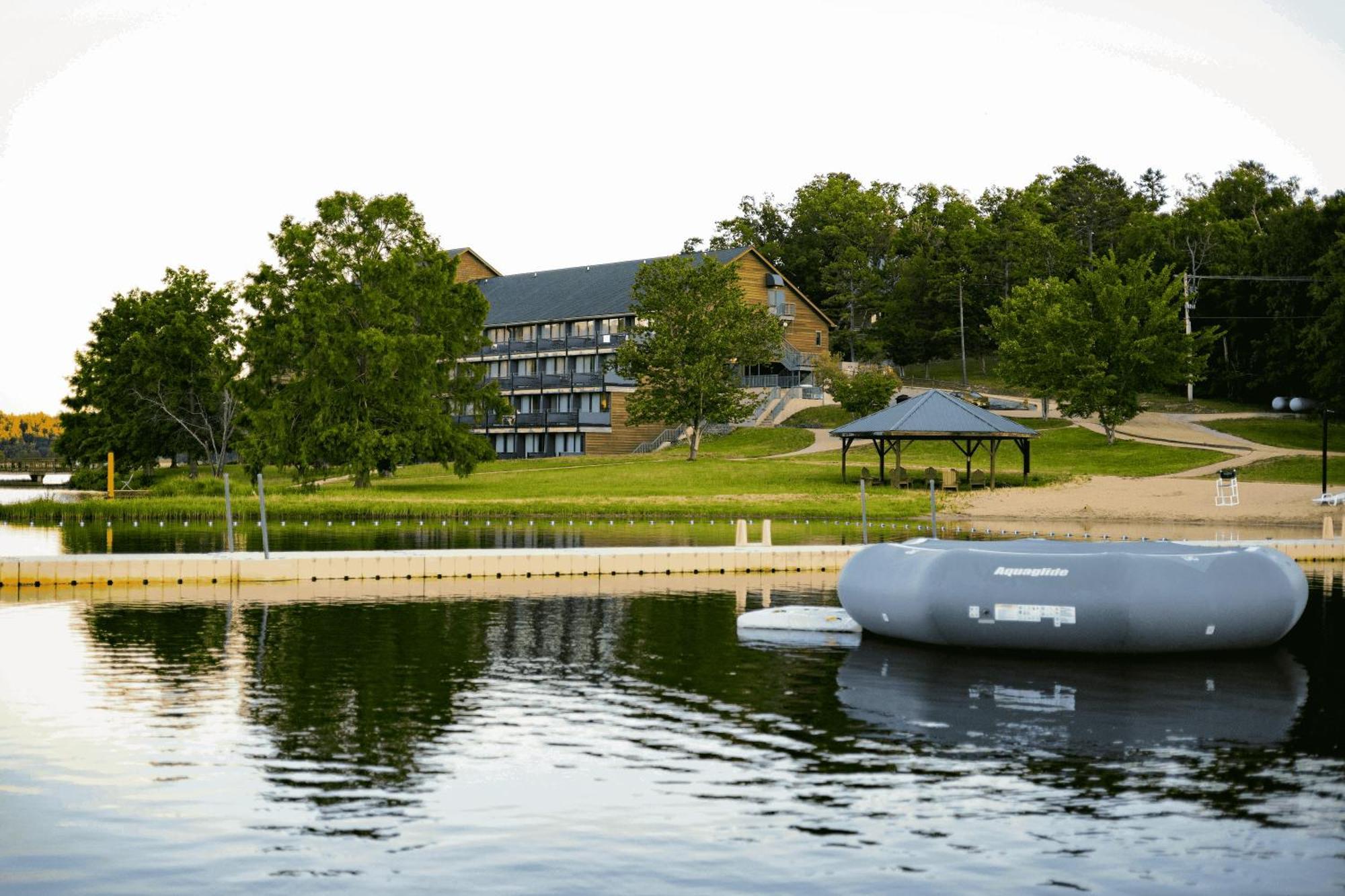 Potosi Ymca Trout Lodge מראה חיצוני תמונה